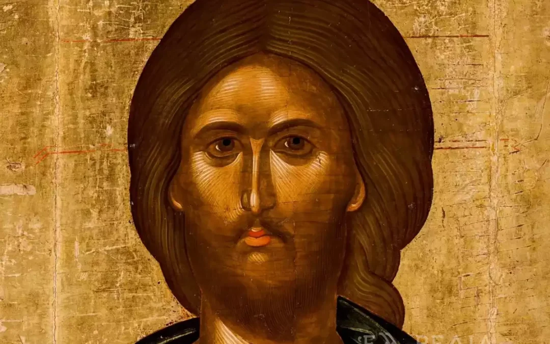 Αἰτία τῆς ἀκαταστασίας πού ἐπικρατεῖ σήμερα στούς ἀνθρώπους πού ἔχουν σχέση μέ τήν Ἐκκλησία, εἶναι μιά τεράστια ἀντίθεση: Ἐνῶ τὰ Ἄμφια πού φοροῦν οἱ ἱερεῖς εἶναι Ἅγια, ματωμένα μὲ τὸ αἷμα τοῦ Κυρίου μας Ἰησοῦ Χριστοῦ, πολλοί ἱερεῖς καί ἀρχιερεῖς καί ὅσοι ἔχουν ἐγκλωβιστεῖ σὲ ἕνα μόνο πράγμα, στό νά παίρνουν νέα ταυτότητα καὶ προσωπικὸ ἀριθμό, δὲν ἔχουν πλέον ὄνομα, διότι ἔχουν γίνει ἕνα νούμερο ποὺ λέγεται 666! Δέν ξέρουν ὅτι ἡ ζωή τους στὴ συνέχεια θά εἶναι δύσκολη; Μᾶς ἀγαπᾶ ὁ Κύριος καί ὅλα μᾶς τά ἀποκαλύπτει, διότι θέλει ὅλα νά τά γνωρίζουμε. Εἶναι ὁ Κύριος ἀληθινός καί ἀληθινά τά μηνύματά του. Μᾶς προειδοποιοῦσε γιά τά ἐμβόλια, γιά τό τί θά προκαλέσουν, γιά τίς ξαφνικίτιδες, καί ὅλα ἀποδείχθηκαν ἀληθινά. Πολλοί ὅμως ἀποδοκίμασαν τά μηνύματα αὐτά κατηγορώντας τα ὡς πλάνη. Τώρα πού μέ νέα μηνύματα ὁ Κύριος μᾶς προειδοποιεῖ τί θά πάθουν ὅσοι παίρνουν ἠλεκτρονικές ταυτότητες καί προσωπικούς ἀριθμούς, πολλοί καί πάλι δέν ἀκοῦν. Καί ἐνῶ ὁ Θεός, γιά νά μᾶς βοηθήσει, μᾶς στέλνει τά μηνύματά του σέ γλῶσσα ἁπλῆ καί μέ ἀνθρώπους ἁπλοῦς καί ταπεινούς, ὁ κόσμος δέν πιστεύει. Διότι ἔχει μάθει νά πιστεύει ὅσους τόν ἐντυπωσιάζουν μέ τούς τίτλους πού διαθέτουν, μέ τίς θέσεις ἐξουσίας πού κατέχουν, μέ ἄμφια λαμπρά καί μέ τό ὕφος τοῦ ἄρχοντα, διότι αὐτός ὁ κόσμος ἔμαθε νά πείθεται στούς ἄρχοντες καί νά ἀπορρίπτει ὅ,τι ὁ Θεός δίνει μέσα ἀπό ἀνθρώπους ταπεινούς. Γιά τόν ἴδιο λόγο πού ὅσοι ἔκαναν ὑπακοή στούς ἄρχοντες, ἔκαναν τότε τά ἐμβόλια, τώρα οἱ ἴδιοι, ἤ ἄλλοι, ὑπακοῦν στούς ἄρχοντες καί παίρνουν νέες ταυτότητες. Τό ἀποτέλεσμα εἶναι ὅτι ὅπως τά ἐμβόλια ἐφόνευσαν πολλούς, πού δέν ἔδειξαν διάθεση νά ἀκούσουν τά μηνύματα τοῦ Θεοῦ, ἔτσι τώρα οἱ νέες ἠλεκτρονικές ταυτότητες φονεύουν ψυχές -ἀλλά καί σώματα- καθώς τούς δίνουν τόν ἀριθμό 666 καί σβήνουν τό ὄνομα τοῦ Χριστιανικοῦ βαπτίσματος ἀπό τήν ψυχή ὅποιου παίρνει τήν ταυτότητα καί προσωπικό ἀριθμό. Πῶς κάποιες ψυχές ἔχουν τέτοιου εἴδους ἀπαιτήσεις ἀπό τόν Θεό, σάν νά ὀφείλει νά ἐπιλέγει ἀνάμεσα σέ ἀνθρώπους πού ἔχουν τίτλους τά παιδιά του διά μέσου τῶν ὁποί- ων θά στέλνει τά μηνύματά του; Ὅποιος παίρνει νέες ταυτότητες καὶ προσωπικοὺς ἀριθμοὺς, χάνει τό ὄνομά του, κι ἄν ἀκόμη εἶναι ἀρχιερέας. 3 Σεπτεμβρίου 2025